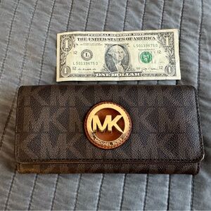 Michael Kors Monogram MK Wallet